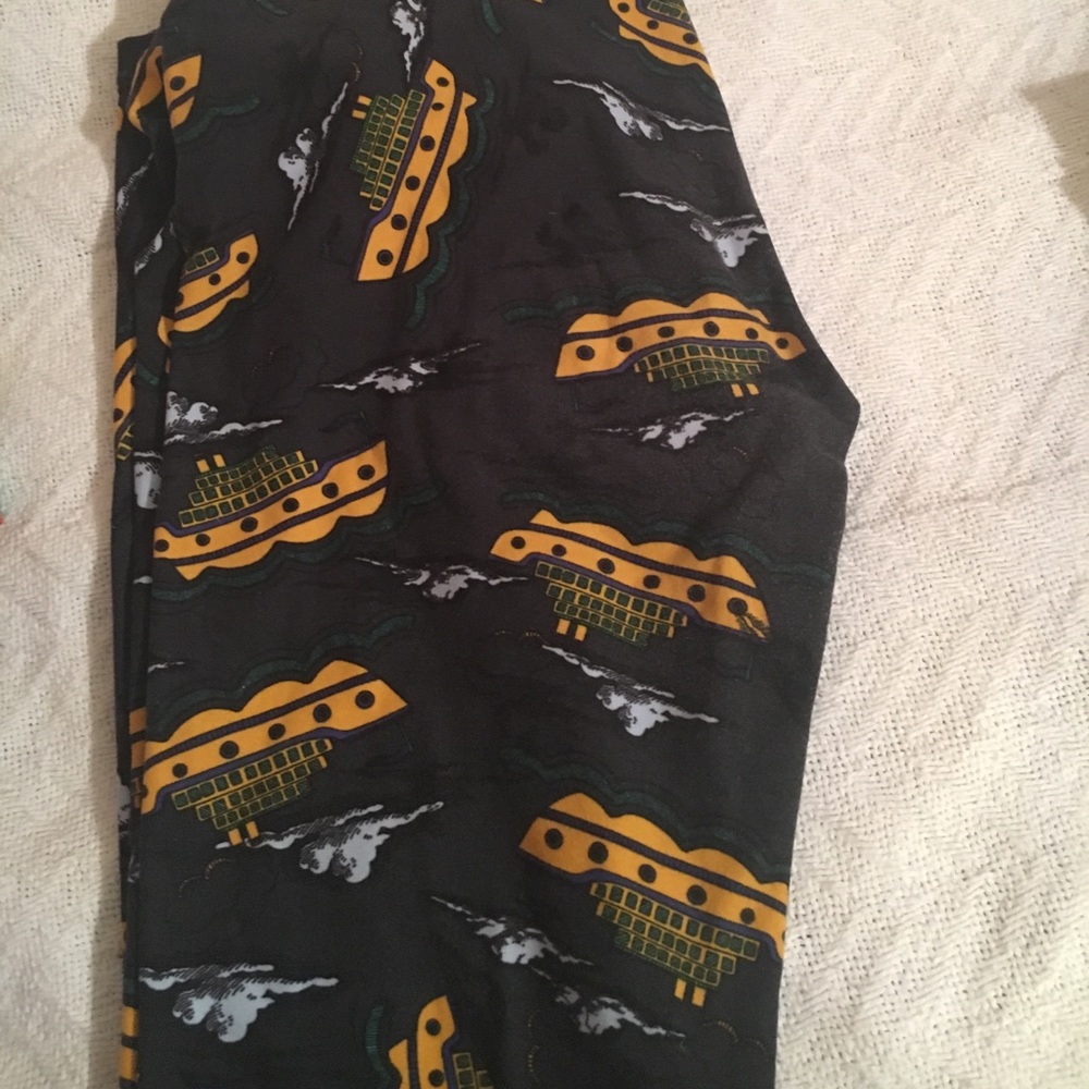 Cruise ship one size leggings